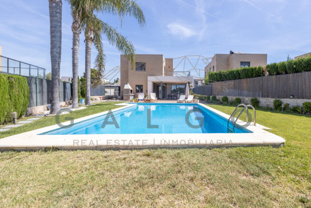 Venta - Chalet - San Antonio de Benageber - Urbanizacion montsano