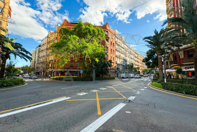 Sale - Flat - Valencia - Russafa