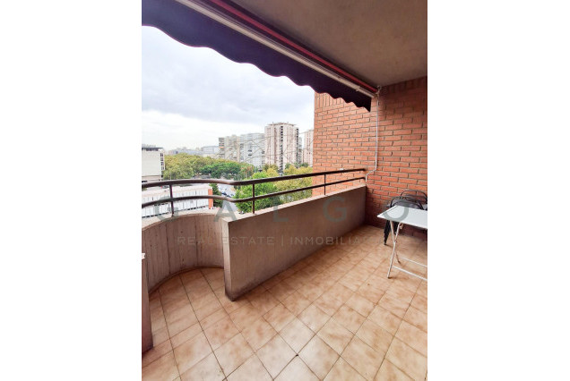 Alquiler a largo plazo - Piso - Valencia - Algiros