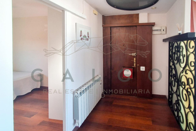 Alquiler a largo plazo - Ático - Valencia - La Roqueta